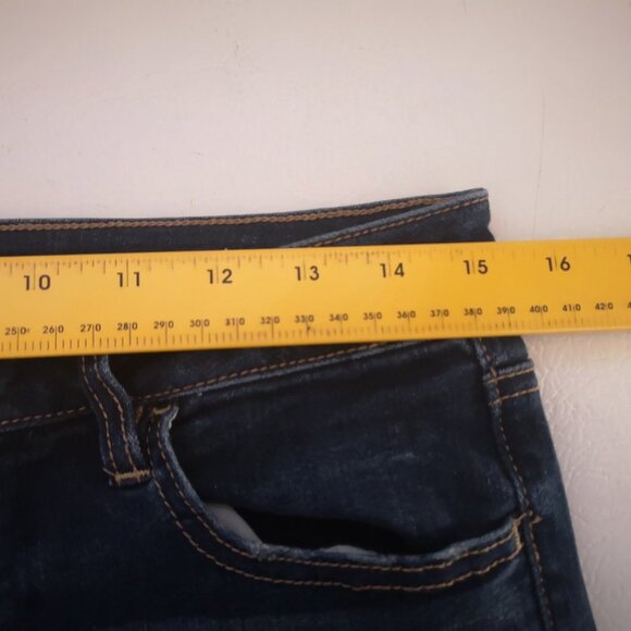 2 / $30.00 - American Eagle Outfitters Super Stretch Distressed Ladies Jeans - Picture 13 of 15